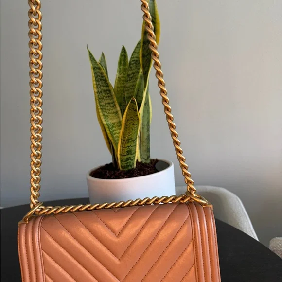 CHANEL Tan Gold Crossbody Bag with Chevron Quilting - Picture 5 of 8